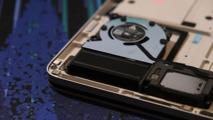 K&uuml;hlrippen an der Seite (Bild: Oliver Nickel/Golem.de)