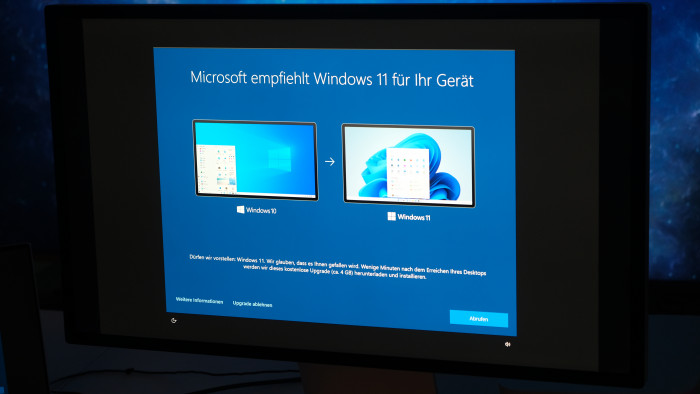 Nach einem Windows-10-Update erscheinen aufdringliche Windows-11-Werbungen. (Bild: Oliver Nickel/Golem.de)