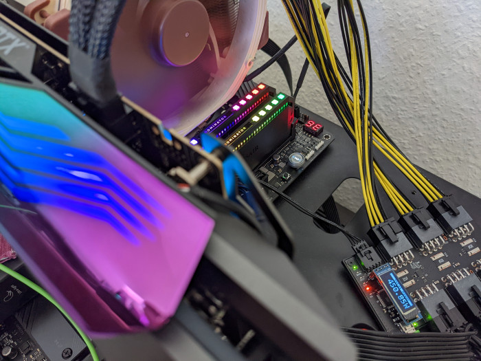 Angesichts von 450 Watt ist der auch nötig. (Bild: Marc Sauter/Golem.de)