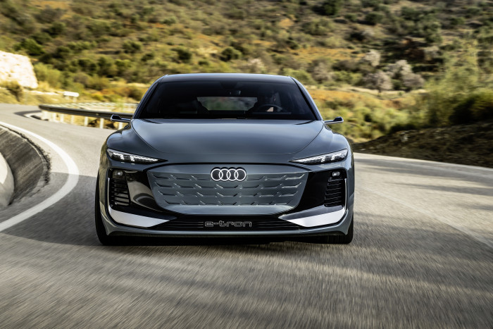 Der A6 Avant E-Tron Concept sieht von vorne aus wie die 2021 vorgestellte Sportback-Version. (Foto: Audi)