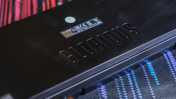 Typisch: das große Glorious-Branding auf der Rückseite. (Bild: Oliver Nickel/Golem.de)