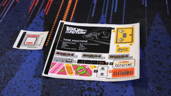 Aufbau des Lego DeLorean 10300 (Bild: Oliver Nickel/Golem.de)