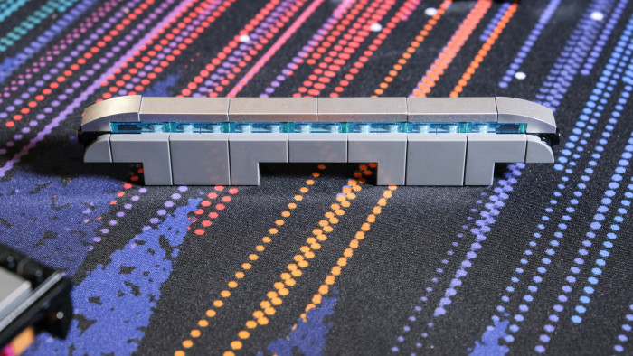 Aufbau des Lego DeLorean 10300 (Bild: Oliver Nickel/Golem.de)