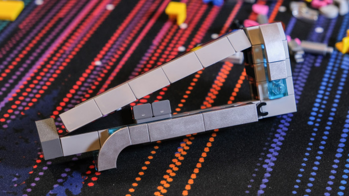 Aufbau des Lego DeLorean 10300 (Bild: Oliver Nickel/Golem.de)