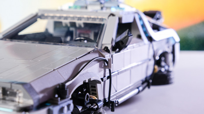 Lego Die Zeitmaschine aus Zurück in die Zukunft 10300 (Bild: Oliver Nickel/Golem.de)