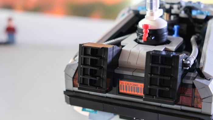 Lego Die Zeitmaschine aus Zurück in die Zukunft 10300 (Bild: Oliver Nickel/Golem.de)