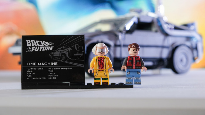 Lego Die Zeitmaschine aus Zurück in die Zukunft 10300 (Bild: Oliver Nickel/Golem.de)