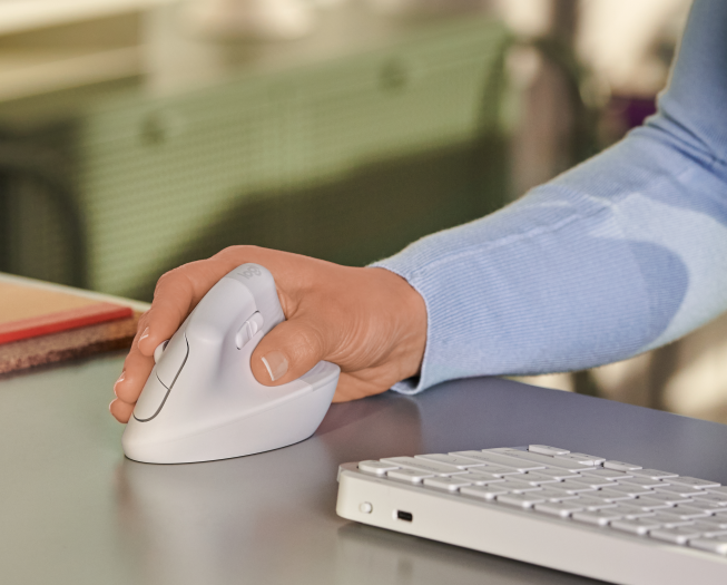 Lift Ergonomic Vertical Mouse (Bild: Logitech)