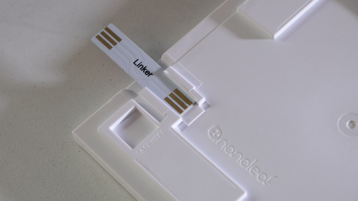 ... auf den dazugehörigen Kontakt.(Bild: Oliver Nickel/Golem.de)