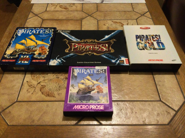 Viermal Pirates auf einen Streich: Oben links und unten in der Mitte sind die Originalversionen für den Amiga zu sehen. Oben rechts liegt das 1993 veröffentlichte Remake Pirates Gold, leider in einer Budget-Version inklusive hässlichem Cover-Bild. In der Mitte thront die Limited Edition der 3D-Neuauflage, die 2004 von Firaxis entwickelt wurde. (Bild: Medienagentur Plassma)