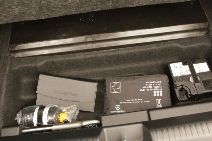 Unter der Kofferraumabdeckung befindet sich weiterer Stauraum. (Foto: Friedhelm Greis/Golem.de)