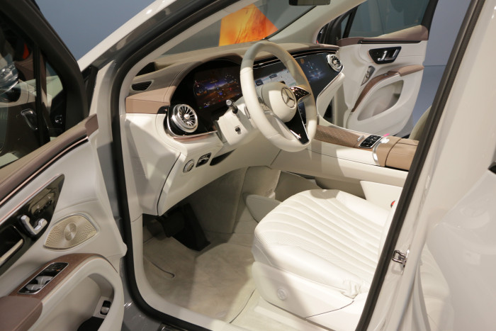 Mercedes will mit dem Fahrzeug "Luxus neu definieren". (Foto: Friedhelm Greis/Golem.de)