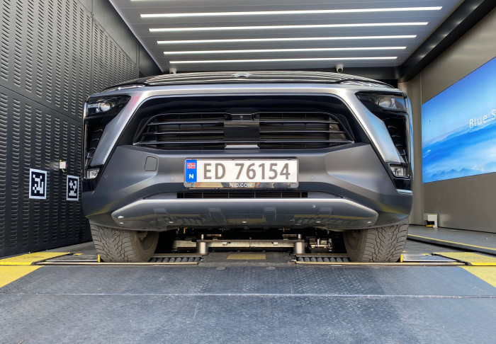 Dort wird der leere Akku automatisch gegen einen vollen ausgetauscht. (Bild: Dirk Kunde)