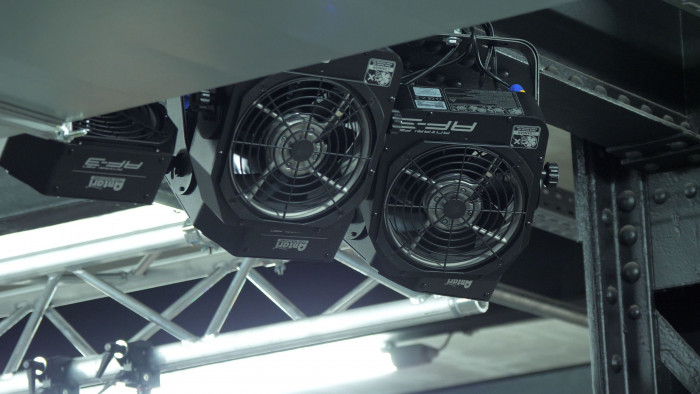 Die Lüfter sollen bei einer Draisinenfahrt für den Fahrtwind sorgen. (Bild: Martin Wolf/Golem.de)