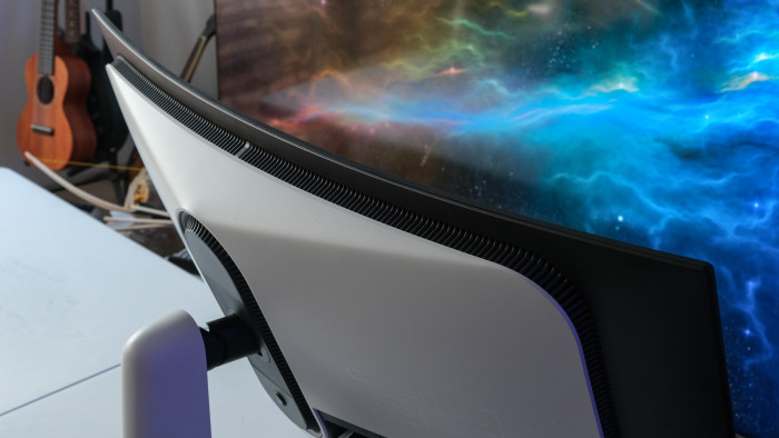 Leichte Krümmung von 1800R (Bild: Oliver Nickel/Golem.de)