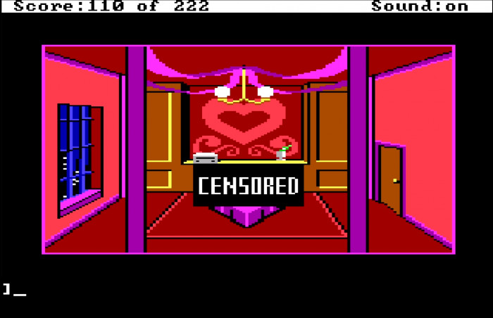 Der wippende Zensurbalken gehört zu den witzigeren Einfällen des Spiels, um nicht jugendfreie Szenen anzudeuten, anstatt sie zu zeigen. (Bild: Sierra Entertainment/Medienagentur Plassma)