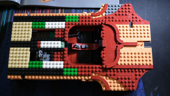Aufbau des Lego UCS Landspeeder 75341 (Bild: Oliver Nickel/Golem.de)