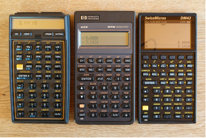 Von links nach rechts: HP-41CX, HP-42S und DM42 (Bild: Thomas Ell)
