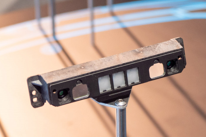 Die Kamera im Kombidisplay überwacht die Aufmerksamkeit des Fahrers. (Foto: Martin Wolf/Golem.de)