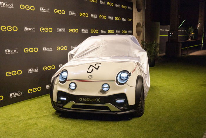 e.Go Mobile hat eine Neymar-Sonderedition, bestehend aus 31 Fahrzeugen, aufgelegt. (Bild: Werner Pluta/Golem.de)