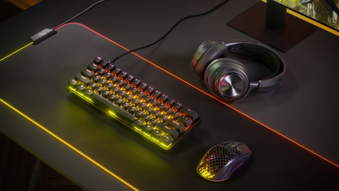 Die Apex Pro Mini mit Kabel (Bild: Steelseries)
