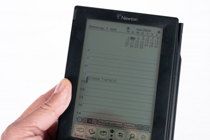 Das Messagepad hat unter anderem einen Kalender, hauptsächlich dient das Gerät aber dazu, handschriftliche Eingaben zu machen. (Bild: Martin Wolf/Golem.de)