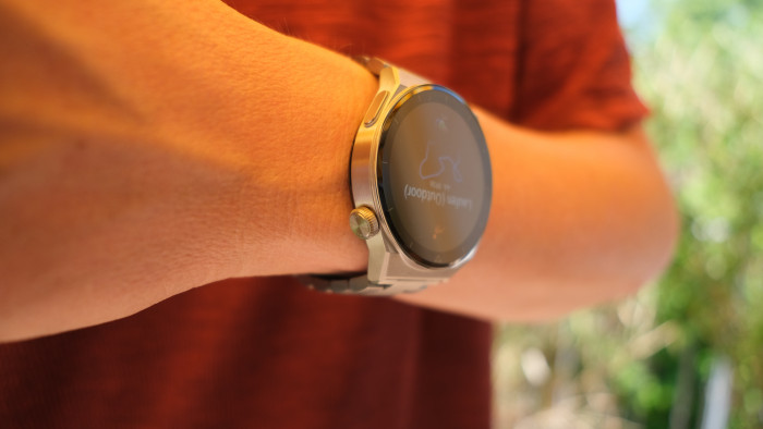 Die Watch GT 3 Pro von Huawei ist schön dünn - nur 10,9 Millimeter. (Foto: P. Steinlechner/Golem.de)