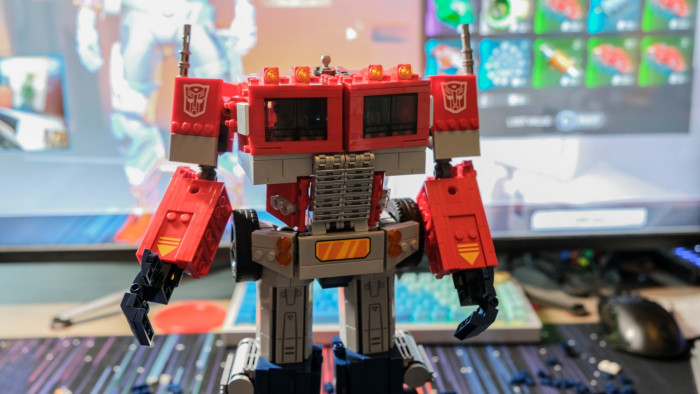 Aufbau von Lego Optimus Prime 10302 (Bild: Oliver Nickel/Golem.de)