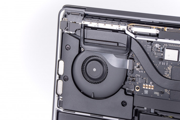 Die aktive Lüftung bleibt stets leise. (Bild: Martin Wolf/Golem.de)