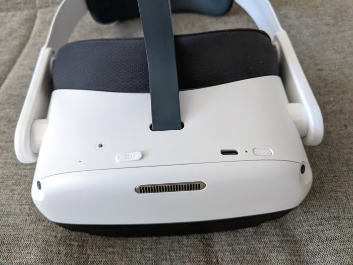 Lüftungsschlitz an der Vorderseite (Bild: Achim Fehrenbach)