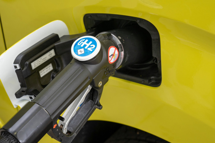 Der Tankvorgang kann erst starten, wenn der erforderliche Druck aufgebaut ist. (Foto: Opel)