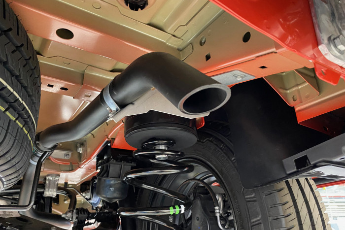 Aus dem Auspuff kommt nur Wasser. (Foto: Dirk Kunde) 