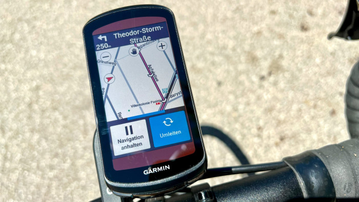 Bei Streckenabweichungen bekommen wir mehrere Optionen geboten. (Foto: Steinlechner/Golem.de)