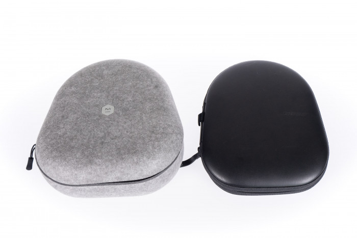 Links die Tasche des MW75, rechts die Tasche des Bose Noise Cancelling Headphones 700 (Bild: Martin Wolf Golem.de)