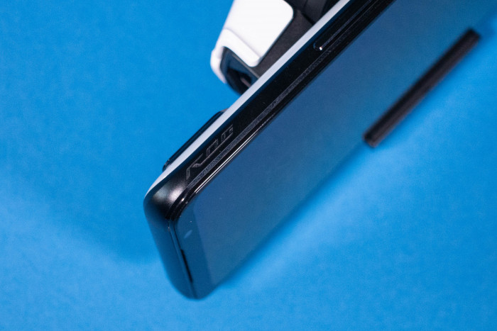 Das ROG Phone 6 Pro hat Sensorschultertasten. (Bild: Tobias K&ouml;ltzsch/Golem.de)