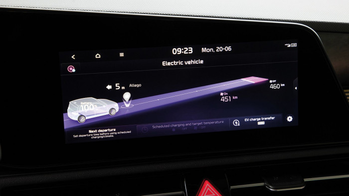 Kia bietet das Fahrzeug mit verschiedenen Assistenzsystemen an. (Bild: Kia)