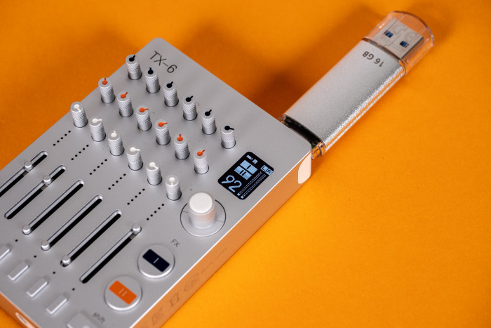Dank Firmware-Update wird das TX-6 mit einem USB-C-Stick zum Audiorecorder.