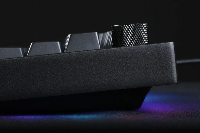 Das Gehäuse ist aus Aluminium, ebenso der Drehknopf. (Bild: Drop)