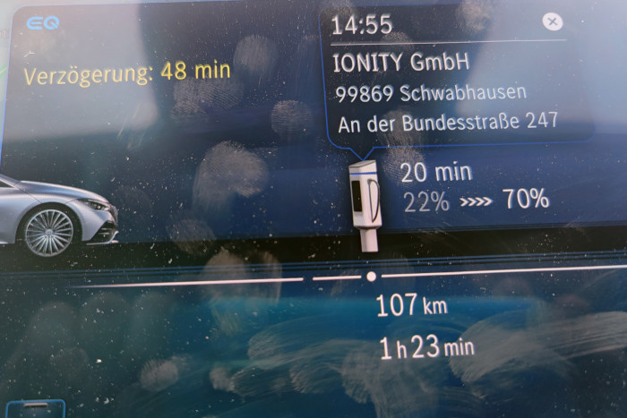 Das System gibt jeweils an, mit welchem Akkustand das nächste Ziel erreicht werden kann. (Foto: Friedhelm Greis/Golem.de)