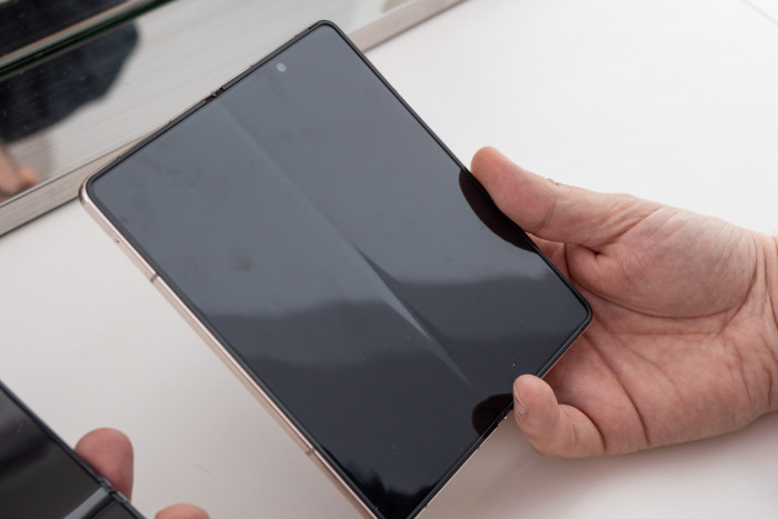 Sowohl beim Fold 4 ...