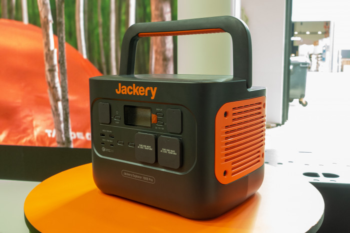 Herzstück des Solar Generator 1000 Pro ist die Akkustation Explorer 1000 Pro mit 1002 Wh. (Bild: Tobias Költzsch/Golem.de)
