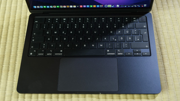 Tastatur und Trackpad bleiben sehr gut. (Bild: Oliver Nickel/Golem.de)