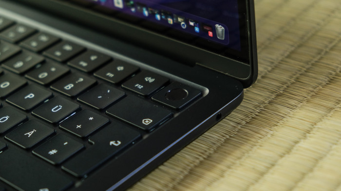 Power-Button mit Touch-ID (Bild: Oliver Nickel/Golem.de)