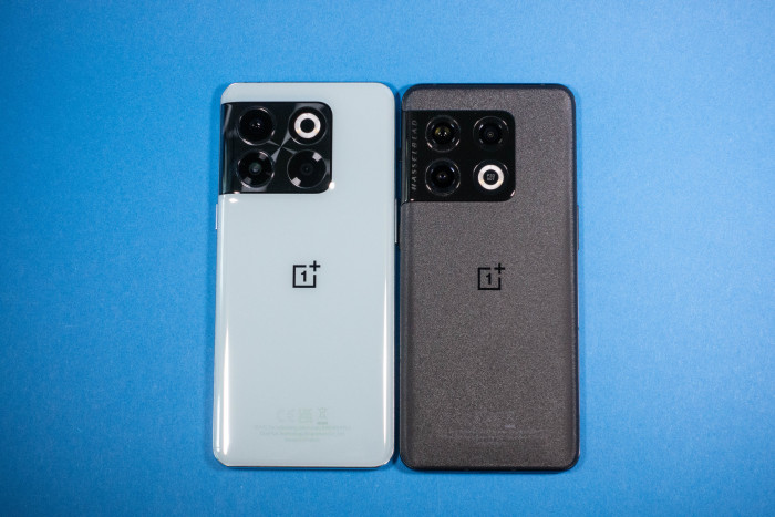 Die Parallelen beim Design zwischen dem 10T und dem 10 Pro sind klar zu sehen. (Bild: Tobias Költzsch/Golem.de)