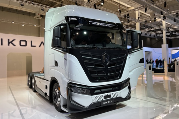 Der Nikola Tre BEV ist schon bestellbar. (Foto: Dirk Kunde)