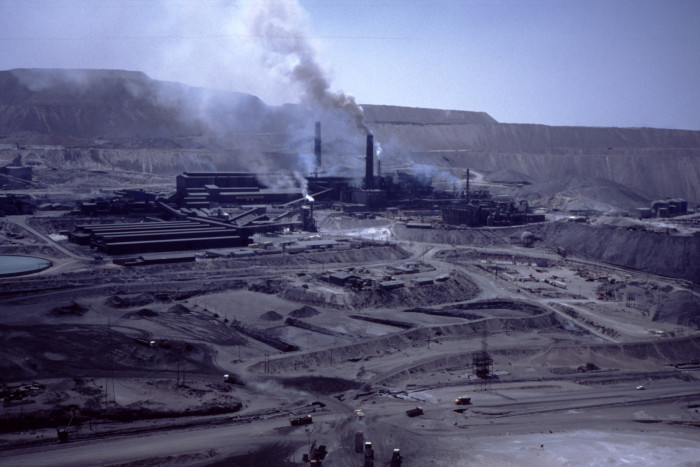 Das Kupferbergwerk Chuquicamata kann inzwischen nicht mehr im Tagebau betrieben werden. (Foto: Friedhelm Greis/Golem.de)