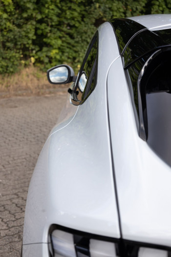 Breite Schultern - eine Reminiszenz an die alten Mustangs. (Bild: Werner Pluta/Golem.de)