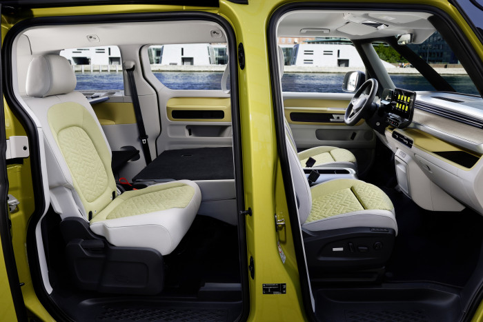Die Rücksitze sind zwar umklappbar und lassen sich etwas verschieben. Aber herausnehmbar sind sie nicht. (Foto: Volkswagen)