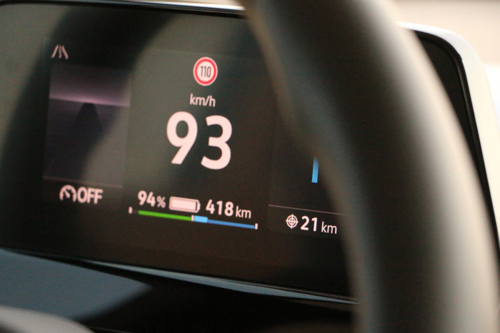 Der ID.Buzz wird bei 145 km/h abgeregelt. Viel zu schnell für dänische Autobahnen. (Foto: Friedhelm Greis/Golem.de)
