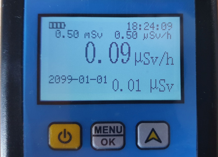 Die Anzeige des NR-850 bietet wenig Variationsmöglichkeiten. Datum und Uhrzeit sind nicht vorkonfiguriert. (Bild: Mathias Küfner)